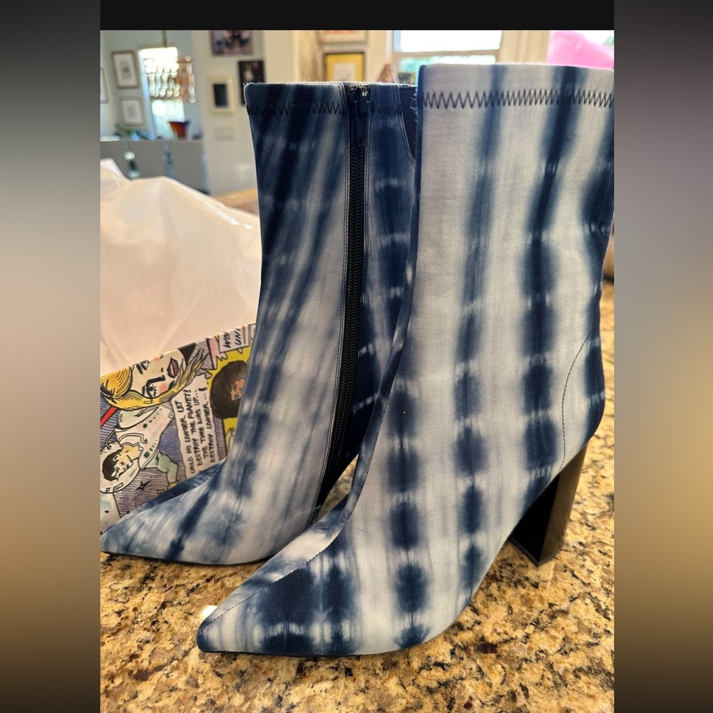 Brand NEW in box Jeffrey Campbell Siren -3        size 8 boots ! True to size